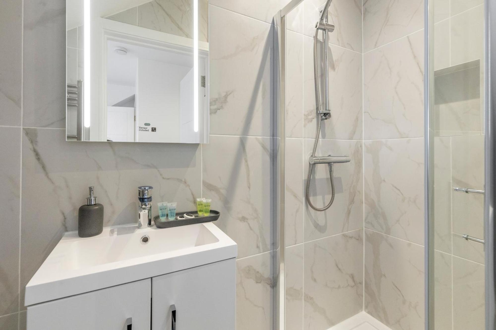 Luxurious 2 Bedroom - Apartment - Central Location London Exterior foto